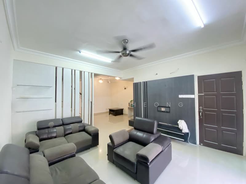 3-storey Terraced House for Sale in Laman Rimbunan (Kepong) - Yanis Cheong - Living Room - PropertyGuru.com.my