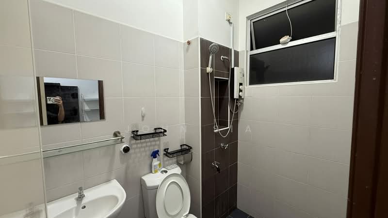 Rumah Teres 2 Tingkat untuk Disewa di Taman Mount Austin (Tebrau) - John Sia - Bathroom - PropertyGuru.com.my