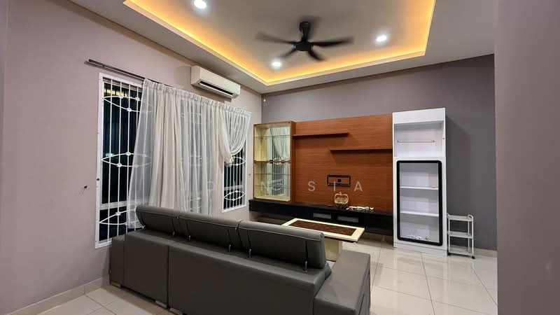 Rumah Teres 2 Tingkat untuk Disewa di Taman Mount Austin (Tebrau) - John Sia - Living Room - PropertyGuru.com.my