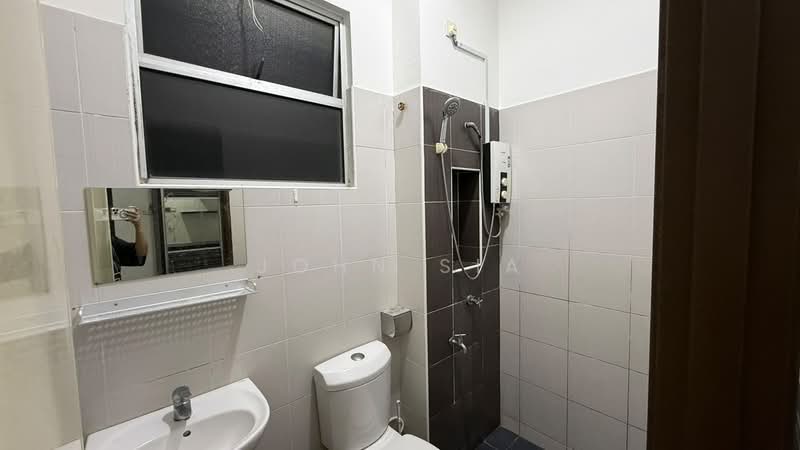 Rumah Teres 2 Tingkat untuk Disewa di Taman Mount Austin (Tebrau) - John Sia - Bathroom - PropertyGuru.com.my