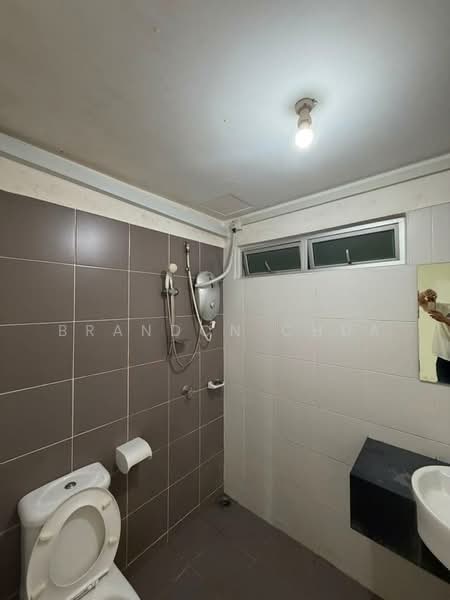 Pangsapuri untuk Disewa di Idaman Residence - Brandon Chua - Bathroom - PropertyGuru.com.my