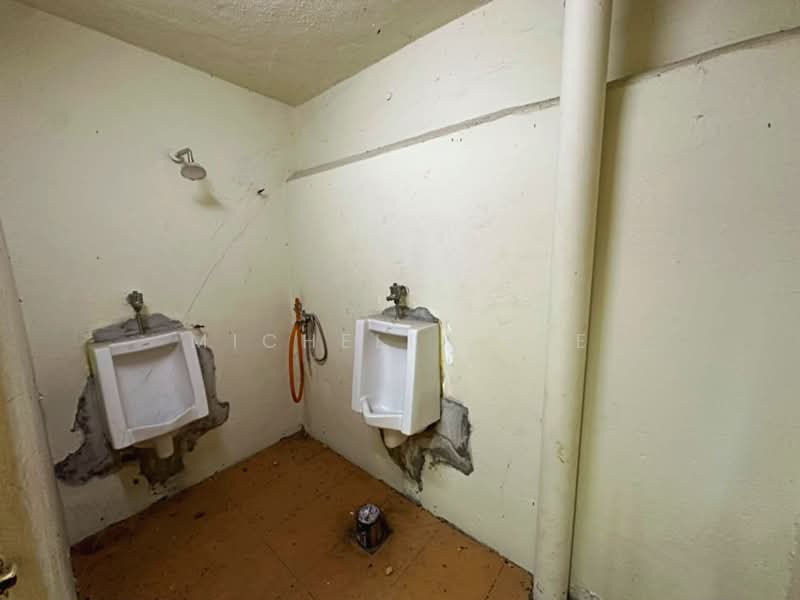 Shop / Office for Rent in Kawasan 1 (Klang) - Michelle Tee - Bathroom - PropertyGuru.com.my