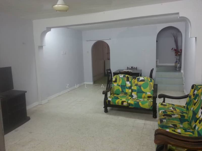 2-storey Terraced House for Sale in Seksyen 18 (Shah Alam) - Zul Arif - Living Room - PropertyGuru.com.my