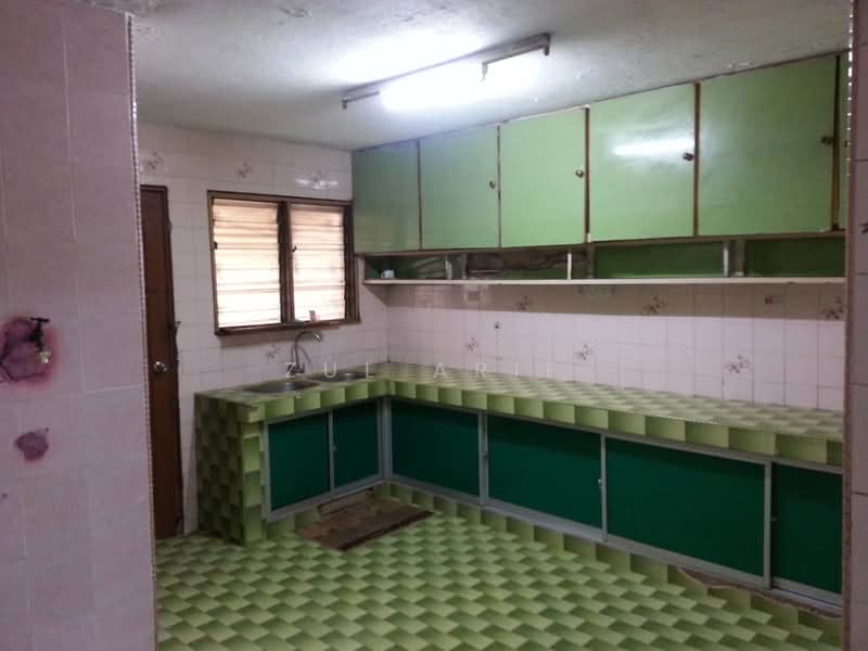 2-storey Terraced House for Sale in Seksyen 18 (Shah Alam) - Zul Arif - Kitchen - PropertyGuru.com.my