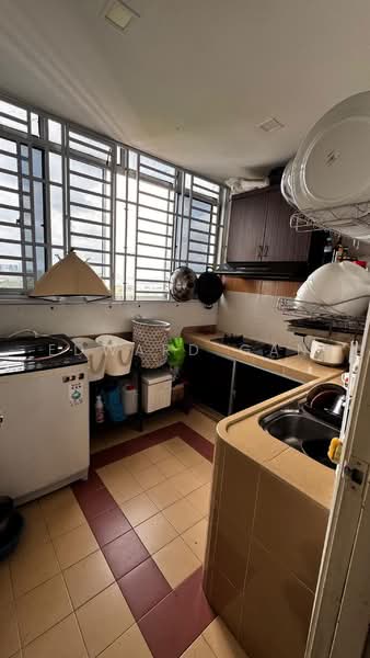 Pangsapuri untuk Dijual di Kipark Apartment - Edward Gan - Kitchen - PropertyGuru.com.my