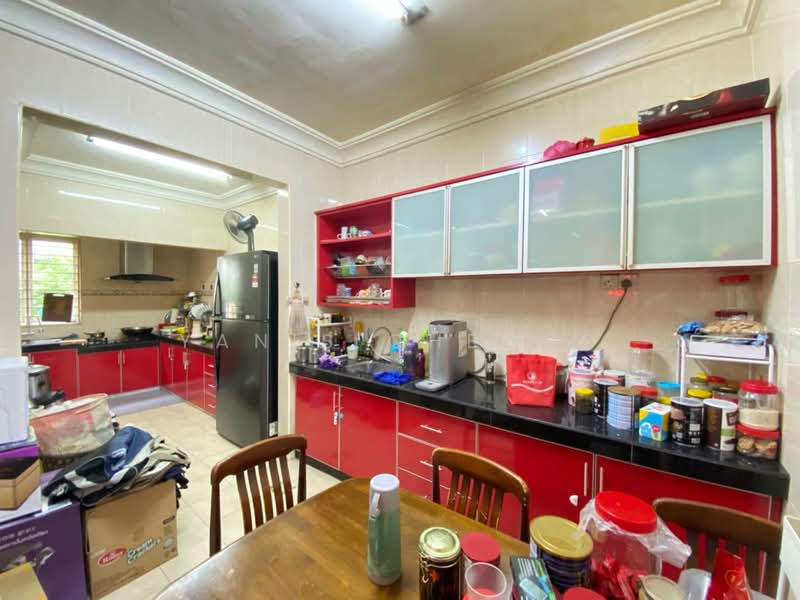 3-storey Terraced House for Sale in Laman Rimbunan (Kepong) - Yanis Cheong - Kitchen - PropertyGuru.com.my