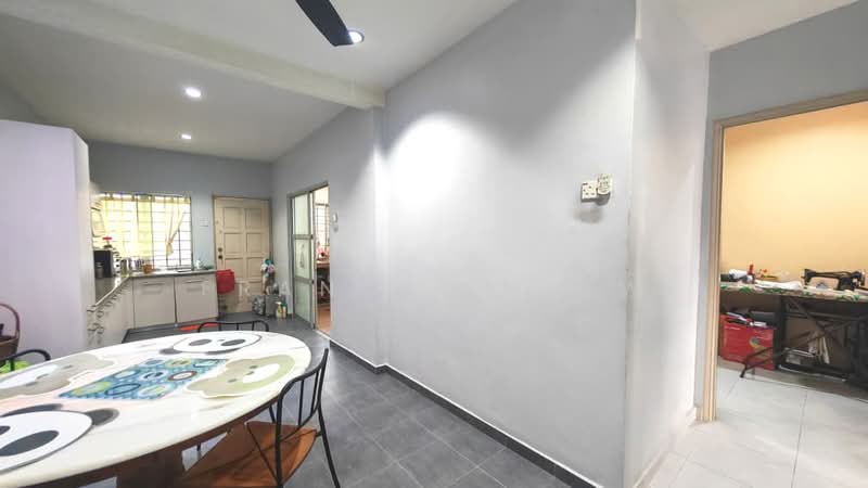 2-storey Terraced House for Sale in Bandar Putra Permai (Seri Kembangan) - Frances Liew - Kitchen - PropertyGuru.com.my