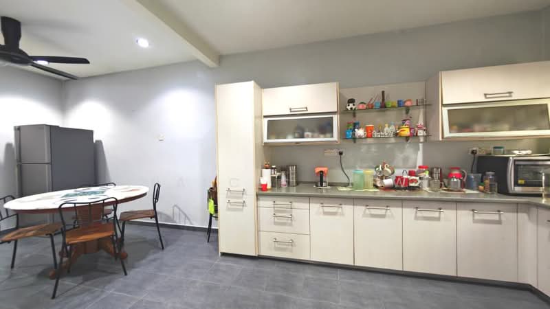 2-storey Terraced House for Sale in Bandar Putra Permai (Seri Kembangan) - Frances Liew - Kitchen - PropertyGuru.com.my