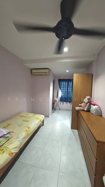 2-storey Terraced House for Sale in Bandar Putra Permai (Seri Kembangan) - Frances Liew - Bedroom - PropertyGuru.com.my