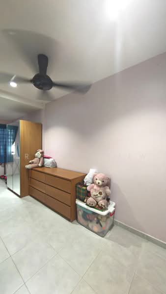 2-storey Terraced House for Sale in Bandar Putra Permai (Seri Kembangan) - Frances Liew - Bedroom - PropertyGuru.com.my