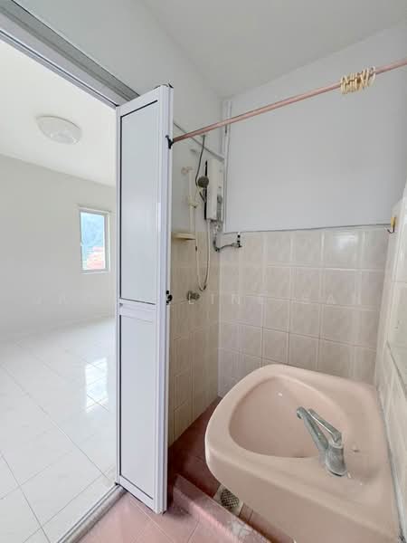Apartment for Sale at Segar Apartments - Jacqueline San - Interior - PropertyGuru.com.my