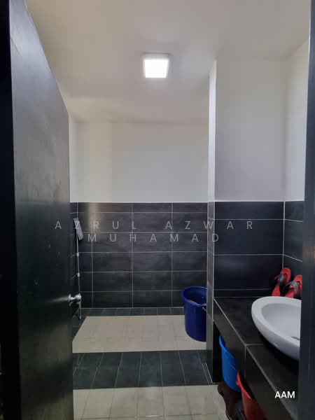 Semi-Detached House for Sale in Bangi (Selangor) - Azrul Azwar Muhamad - Bathroom - PropertyGuru.com.my