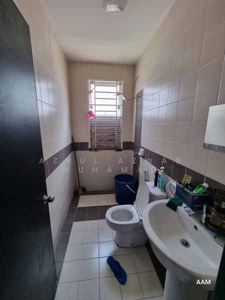Semi-Detached House for Sale in Bangi (Selangor) - Azrul Azwar Muhamad - Bathroom - PropertyGuru.com.my