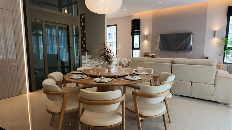 Rumah Berkembar untuk Dijual di Seri Kembangan (Selangor) - Amy Chin - Dining Room - PropertyGuru.com.my