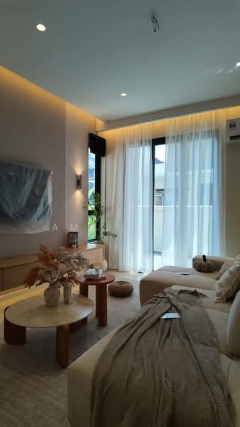 Rumah Berkembar untuk Dijual di Seri Kembangan (Selangor) - Amy Chin - Living Room - PropertyGuru.com.my