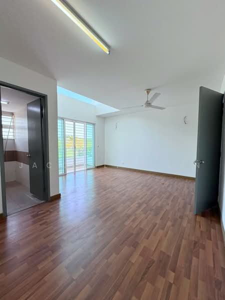 2-storey Terraced House for Rent in Taman Tiara East (Semenyih) - Jacqueline San - Master Room - PropertyGuru.com.my