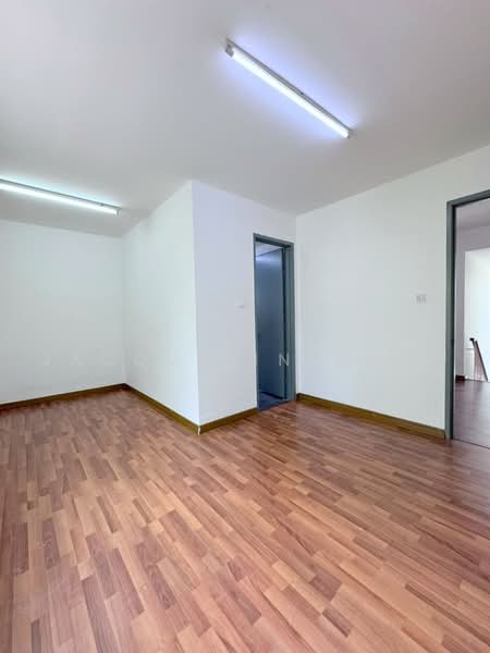 2-storey Terraced House for Rent in Taman Tiara East (Semenyih) - Jacqueline San - Upstairs bedroom - PropertyGuru.com.my