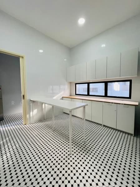 Terraced House for Rent in Cyberjaya (Selangor) - Roseabelle Low - Kitchen - PropertyGuru.com.my
