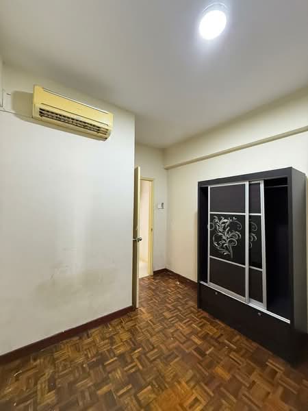 Pangsapuri untuk Disewa di Permas Ville Apartment - Lisa Yeo - Bedroom - PropertyGuru.com.my