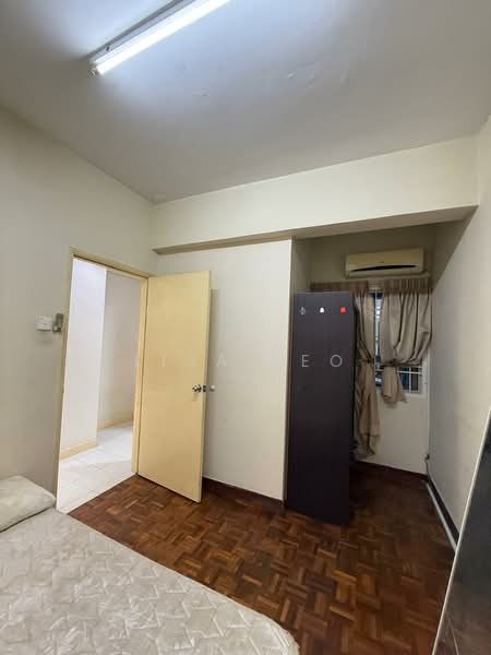 Pangsapuri untuk Disewa di Permas Ville Apartment - Lisa Yeo - Bedroom - PropertyGuru.com.my