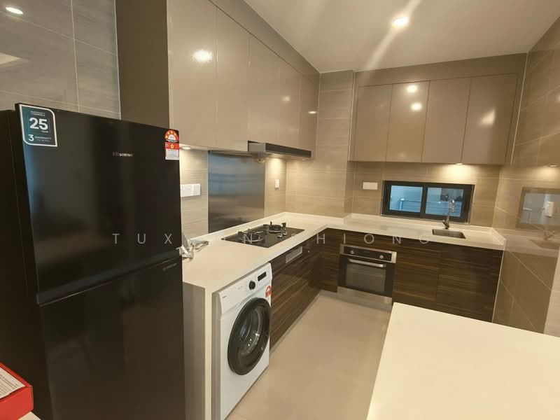 Kondominium untuk Disewa di R&F Princess Cove Phase 2-Seine Region - Tuxton Phiong - Kitchen - PropertyGuru.com.my