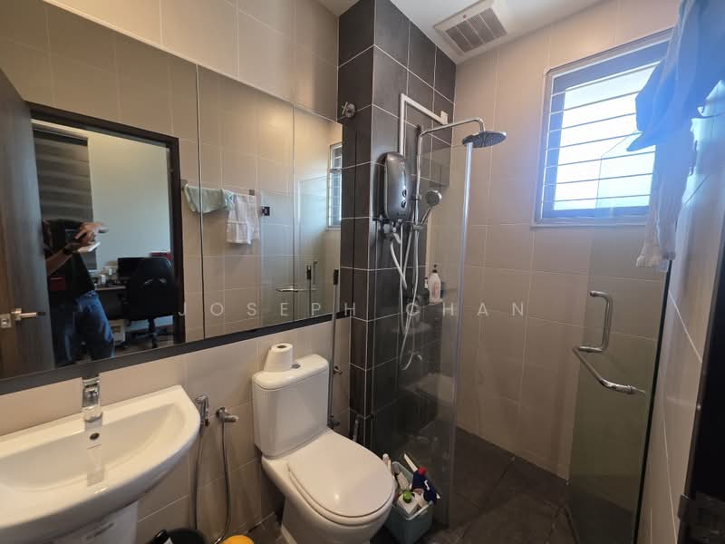 Rumah Teres 2-Tingkat untuk Dijual di Bukit Raja (Selangor) - Joseph Chan - Bathroom - PropertyGuru.com.my