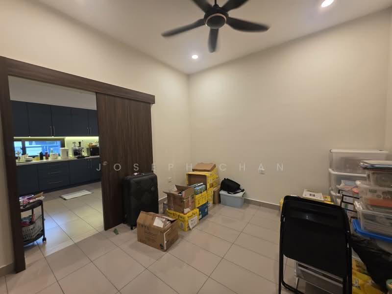 Rumah Teres 2-Tingkat untuk Dijual di Bukit Raja (Selangor) - Joseph Chan - Downstairs room - PropertyGuru.com.my
