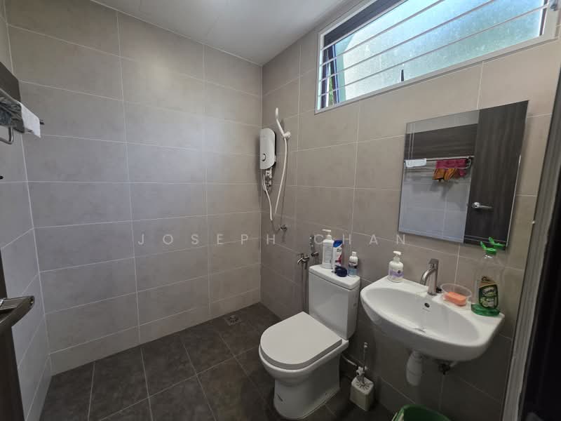 Rumah Teres 2-Tingkat untuk Dijual di Bukit Raja (Selangor) - Joseph Chan - Bathroom - PropertyGuru.com.my