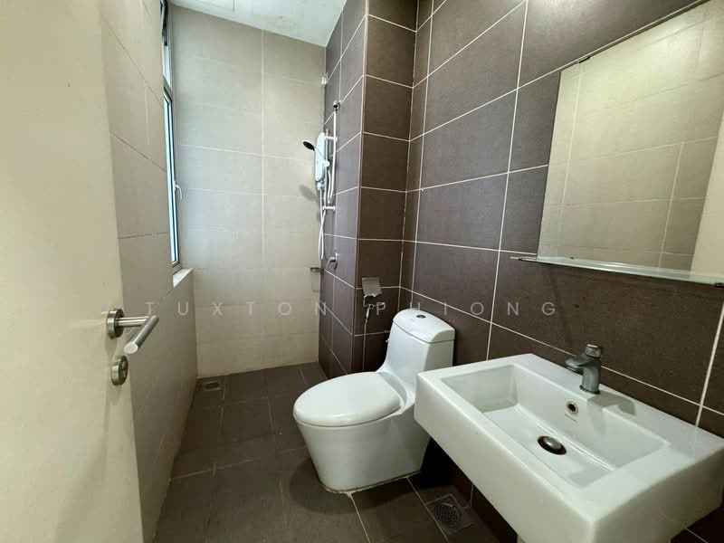 Kediaman Servis untuk Disewa di Sky Habitat - Tuxton Phiong - Bathroom - PropertyGuru.com.my