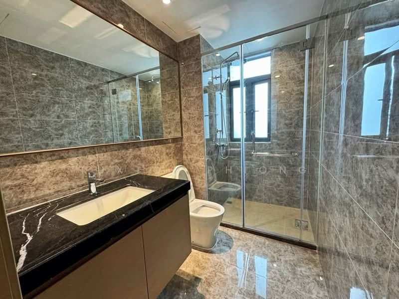 Kondominium untuk Disewa di R&F Princess Cove Phase 2-Seine Region - Tuxton Phiong - Bathroom - PropertyGuru.com.my