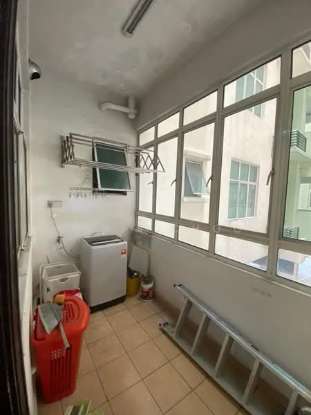 Kediaman Servis untuk Disewa di Subang Olives Residence - Chris Choo - Balcony - PropertyGuru.com.my