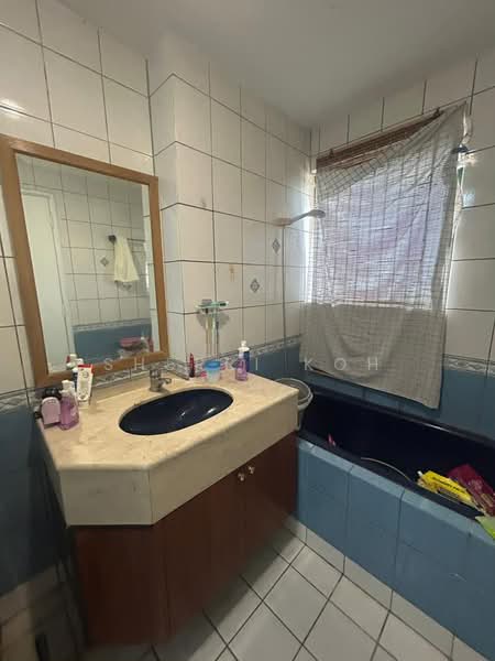 Kondominium untuk Disewa di Li Villas - Sherri Koh - Bathroom - PropertyGuru.com.my