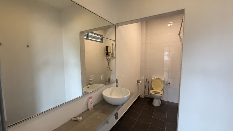 Rumah Banglo untuk Disewa di Seksyen 14 (Petaling Jaya) - Albert Ho - Bathroom - PropertyGuru.com.my