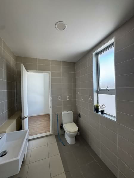 Rumah Teres 2 Tingkat untuk Disewa di Bandar Tropicana Aman (Telok Panglima Garang) - Grace Lai - Bathroom - PropertyGuru.com.my