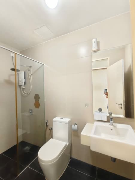 Servis Apartment untuk Disewa di Sunway Citrine Residences - Jay Ho - Bathroom - PropertyGuru.com.my