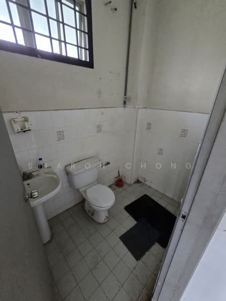 1-storey Terraced House for Sale in Perling (Johor) - Sharon Chong - Bathroom - PropertyGuru.com.my