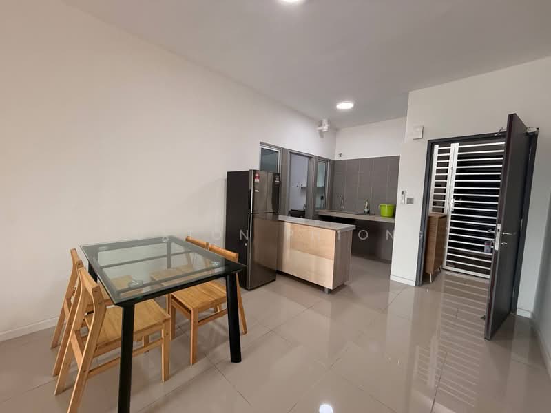 Kediaman Servis untuk Dijual di One 49 Residence - Tuxton Phiong - Kitchen - PropertyGuru.com.my