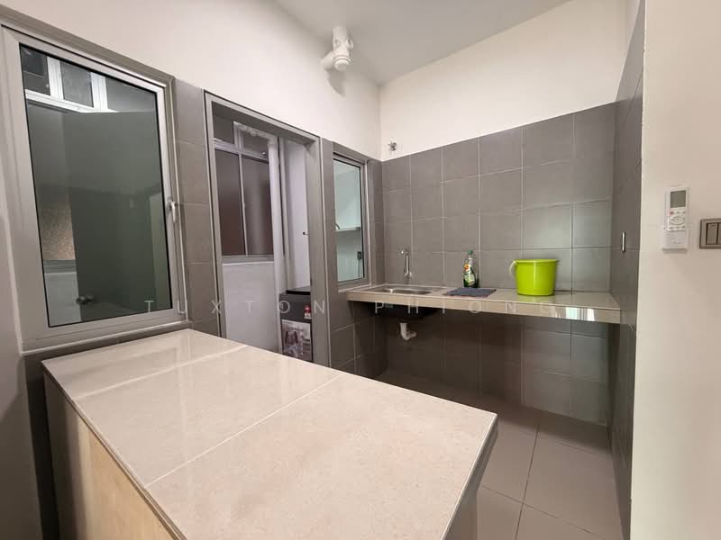 Kediaman Servis untuk Dijual di One 49 Residence - Tuxton Phiong - Kitchen - PropertyGuru.com.my