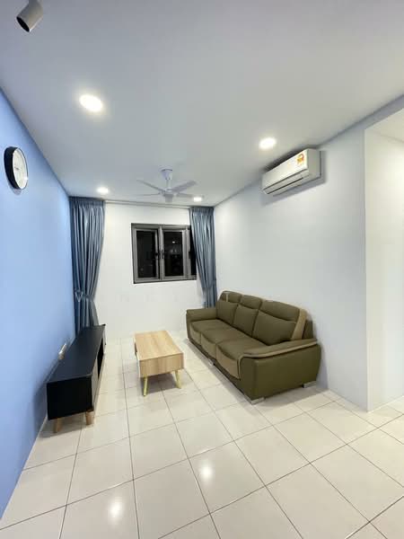 Pangsapuri untuk Disewa di Residensi Seri Wahyu - Vincent Lai - Living Room - PropertyGuru.com.my