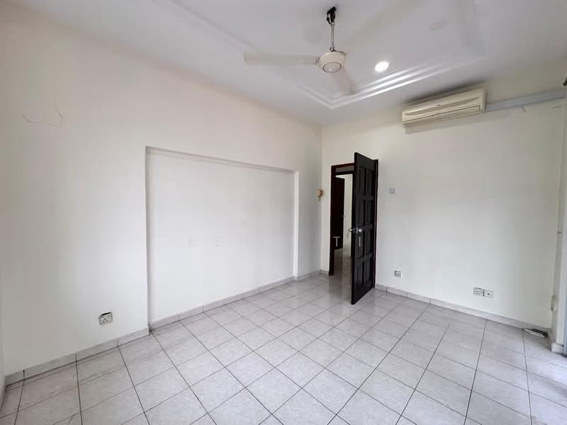 Semi-Detached House for Sale in Taman Gembira (Jalan Klang Lama (Old Klang Road)) - Kenji Ti - PropertyGuru.com.my