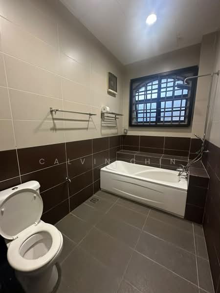 Bungalow House untuk Dijual di Ampang (Selangor) - calvin Chin - Bathroom - PropertyGuru.com.my