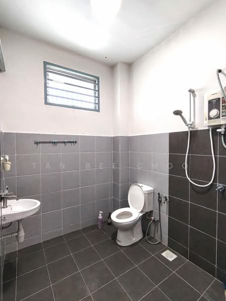 Rumah Teres 2-Tingkat untuk Dijual di Shah Alam (Selangor) - Tan Bee Choo - Bathroom - PropertyGuru.com.my