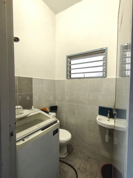 Rumah Teres 2-Tingkat untuk Dijual di Shah Alam (Selangor) - Tan Bee Choo - Bathroom - PropertyGuru.com.my