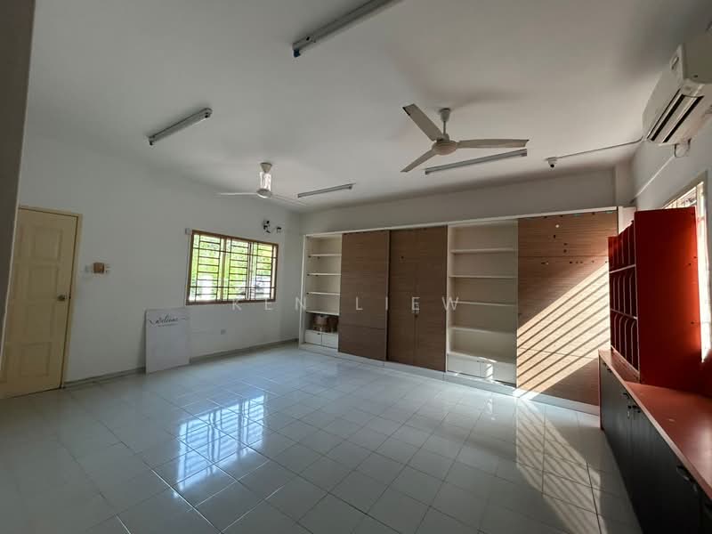 Rumah Teres 2-Tingkat untuk Disewa di Ehsan Jaya (Johor Bahru) - Ken Liew - PropertyGuru.com.my