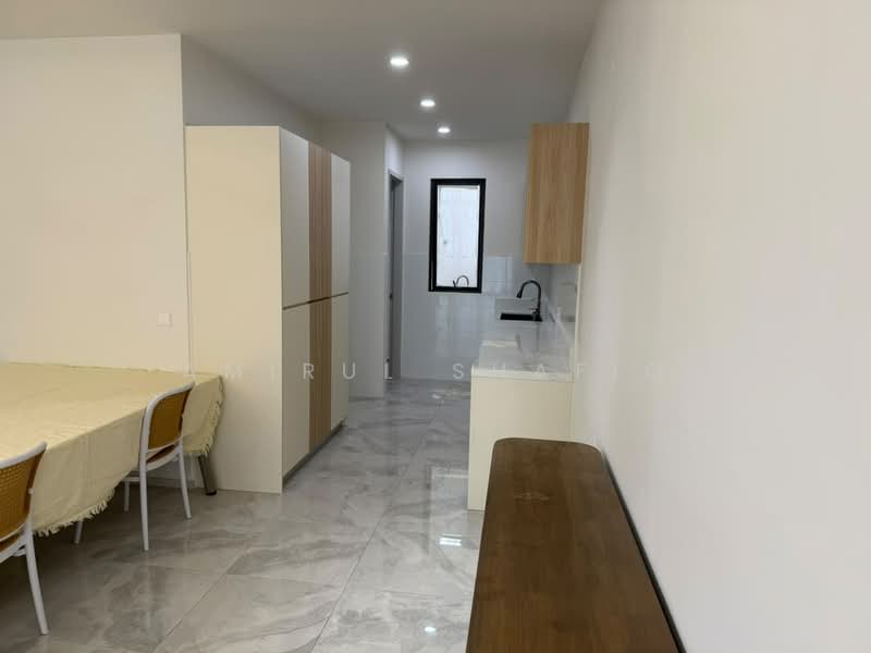 Rumah Teres untuk Disewa di Taman Bukit Serdang (Seri Kembangan) - Amirul Shafiq - Kitchen - PropertyGuru.com.my