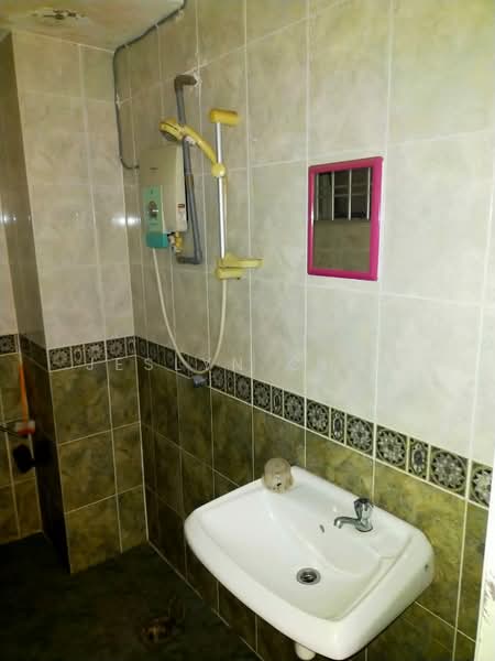 Condominium for Sale at Ridzuan Condominium - Jeslyn Chua - Bathroom - PropertyGuru.com.my