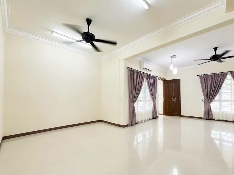 2-storey Terraced House for Sale in Putra Heights (Subang Jaya) - Mohd Nor Fahmi - Living Room - PropertyGuru.com.my