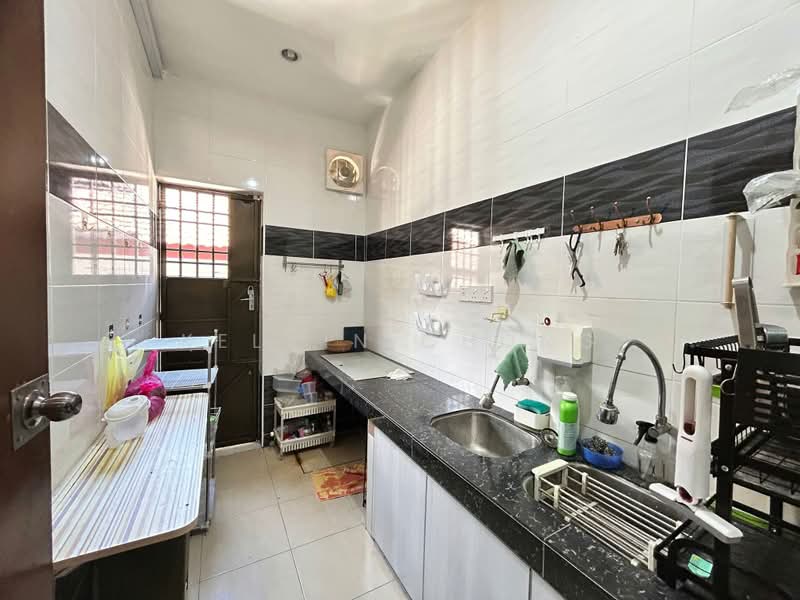 Rumah Teres 1.5 Tingkat untuk Disewa di Taman Arkid (Menglembu) - Kelvin Chong - Kitchen - PropertyGuru.com.my