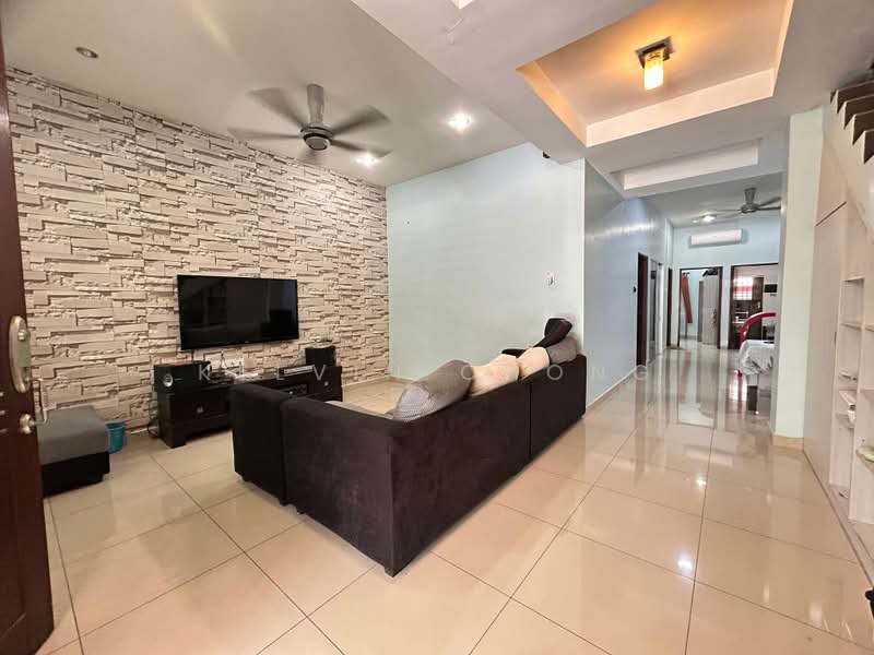 Rumah Teres 1.5 Tingkat untuk Disewa di Taman Arkid (Menglembu) - Kelvin Chong - Living Room - PropertyGuru.com.my