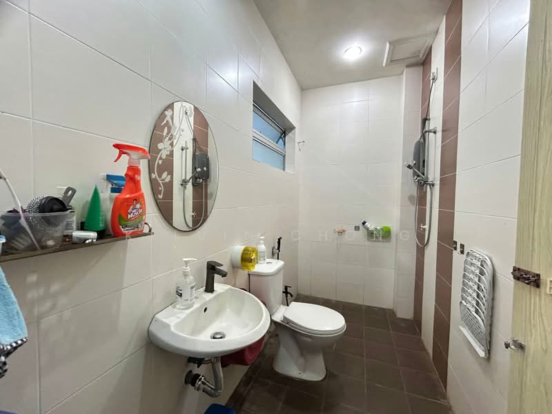 Rumah Teres 1.5 Tingkat untuk Disewa di Taman Arkid (Menglembu) - Kelvin Chong - Bathroom - PropertyGuru.com.my